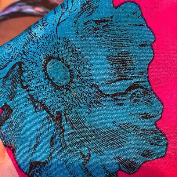 Vintage Liz Claiborne silk scarf - Picture 5 of 15